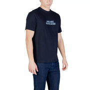 Armani Exchange t-shirt en coton noir à manches courtes pour homme t-shirt avec un logo discret bleu clair représentant l'échange humain sur la poitrine
