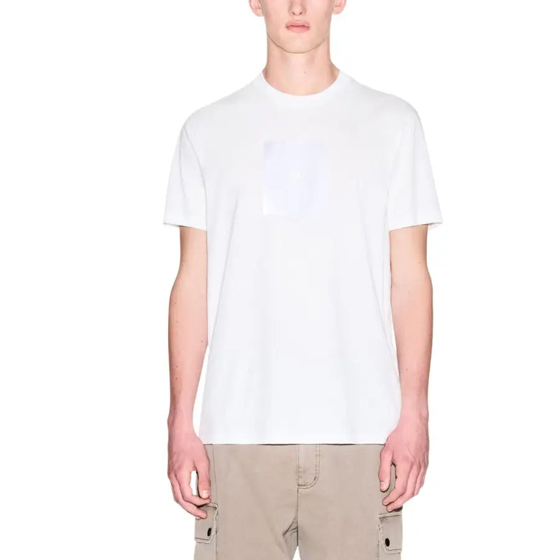 Armani Exchange pull blanc pour homme t-shirt avec un logo rectangulaire gris clair sur la poitrine pour une tenue décontractée
