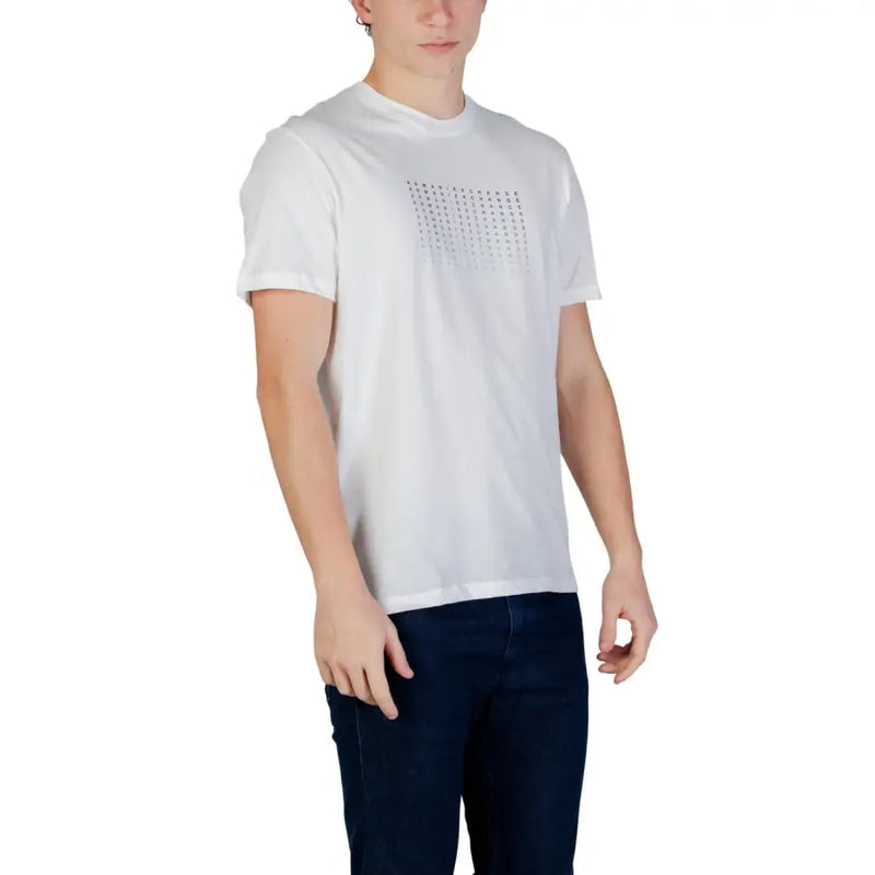 Armani Exchange coton blanc pour hommes t-shirt avec un discret motif géométrique gris clair imprimé sur la poitrine