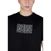 Armani Exchange pull noir pour homme t-shirt avec une impression graphique blanche audacieuse de lettres stylisées superposées