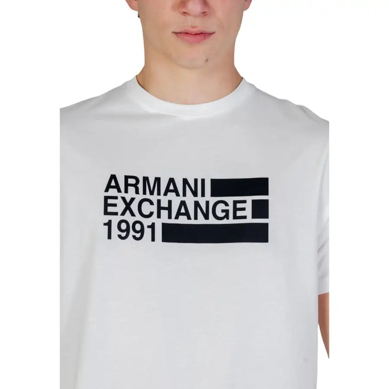 Armani Exchange hommes t-shirt coton blanc avec des touches de noir vif armani exchange Logo graphique de 1991 sur le devant