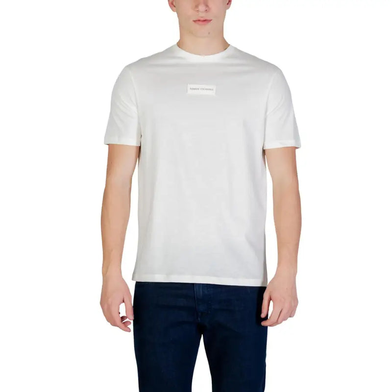 Armani Exchange homme col rond en coton blanc t-shirt avec une petite étiquette rectangulaire sur la poitrine