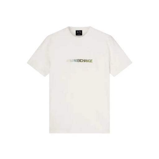 couleur crème Armani Exchange hommes t-shirt avec un logo discret en dégradé sur la poitrine, en tissu de coton doux