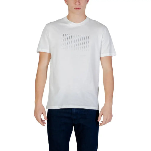 Armani Exchange coton blanc pour hommes t-shirt avec un discret imprimé quadrillé de lettres gris clair sur la poitrine