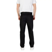 Pantalon chino noir de armani exchange présentant une coupe droite élégante et des détails de couture subtils