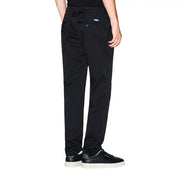 Armani Exchange Pantalon chino noir pour homme, coupe droite élégante et détails de surpiqûres discrets.