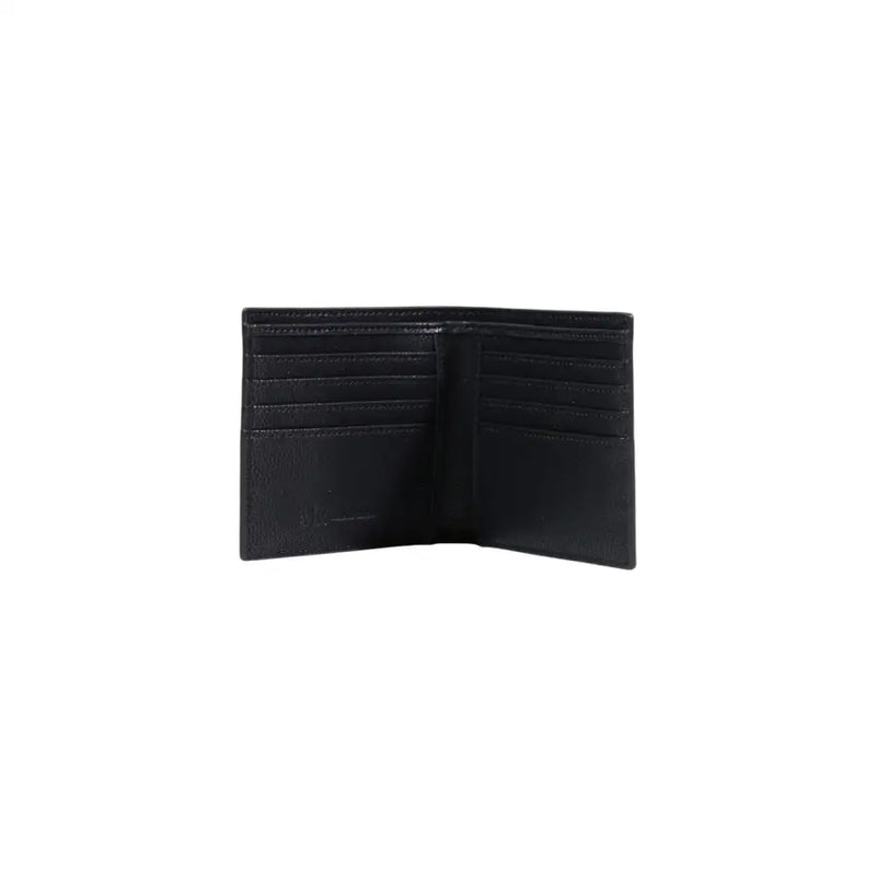 Armani Exchange Portefeuille homme en cuir noir texturé, à double volet, avec plusieurs emplacements pour cartes.
