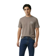 Armani Exchange T-shirt homme en coton taupe avec logo Axe blanc discret sur la poitrine gauche, manches courtes et col rond.