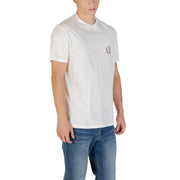 Armani Exchange T-shirt blanc à manches courtes et col rond pour homme, en coton, avec un logo minimaliste discret sur la poitrine gauche.