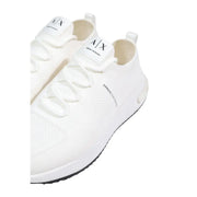 Armani Exchange Baskets blanches pour homme en polyester, style sport, avec une tige en mesh respirant et élégante et des détails de marque noirs discrets.