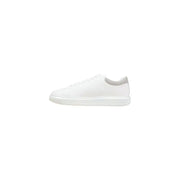 Armani Exchange Baskets blanches pour homme en polyester, style sport, au design minimaliste et épuré, avec de subtils détails en mesh gris au talon (vue arrière).