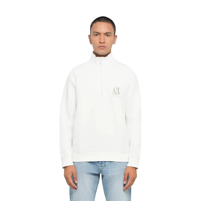 Armani Exchange Sweat-shirt blanc en coton pour homme, à demi-zip, avec un logo brodé discret sur la poitrine et un col roulé.