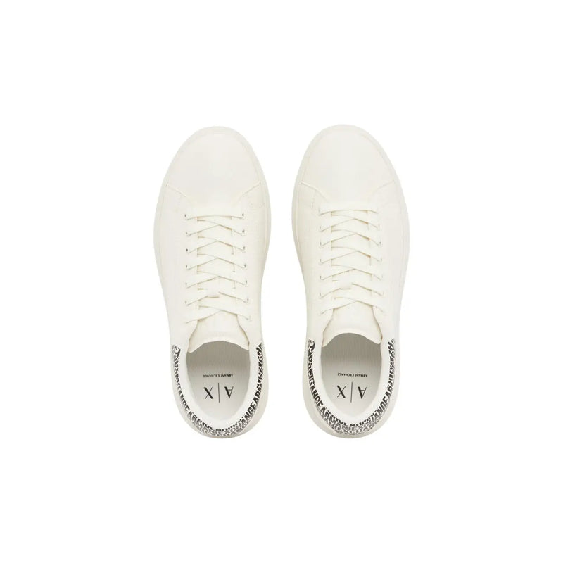 Armani Exchange homme textile blanc bas-top Baskets au design minimaliste épuré et logo discret au talon, visibles de dos