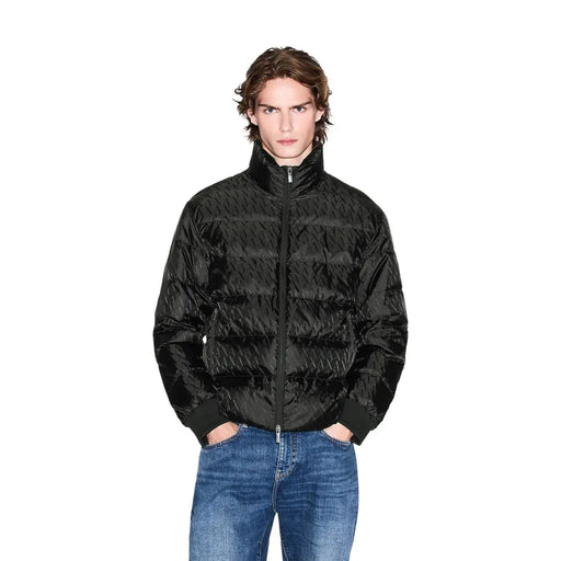 Armani Exchange Doudoune noire pour homme, matelassée et ornée d'un motif discret à répétition, vue de face