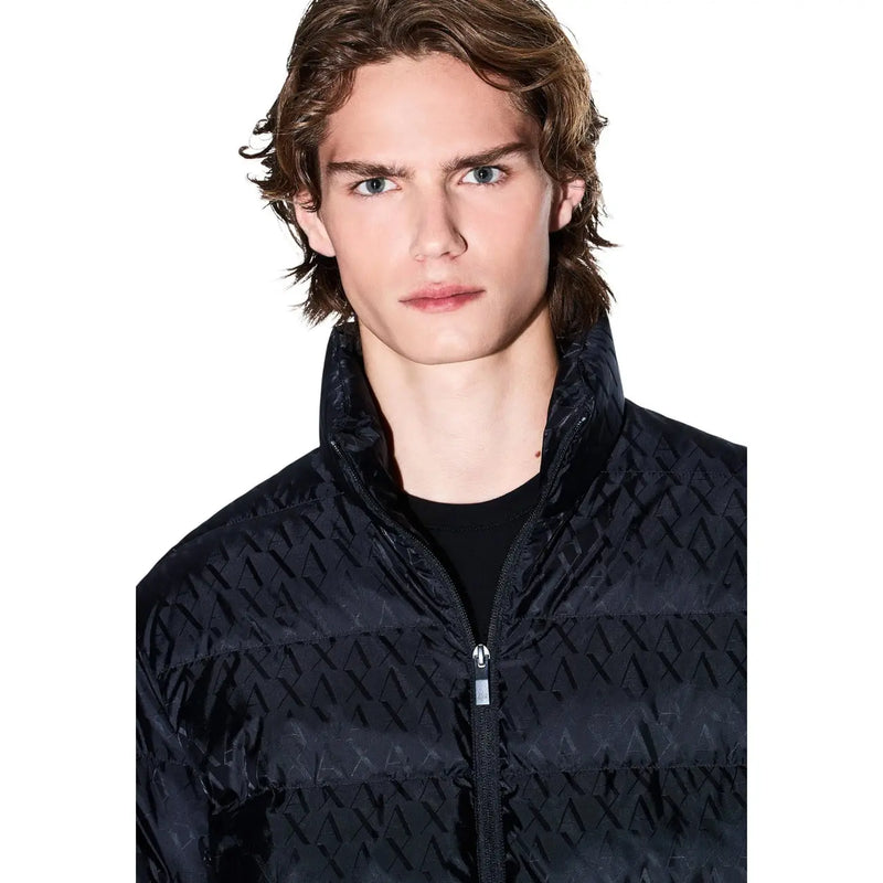 Armani Exchange Doudoune noire pour homme à motif géométrique matelassé et col montant, vue de face