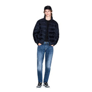Armani Exchange Doudoune noire pour femme, matelassée, à col montant et poignets côtelés (vue de face)