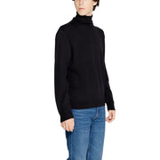 Armani Exchange Pull à col roulé noir pour homme, avec poignets et ourlet côtelés, vue de face