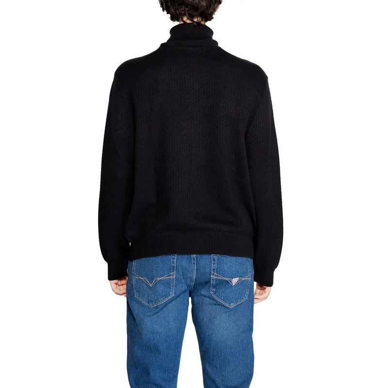 Armani Exchange Pull à col roulé pour homme en maille côtelée noire à col montant, vue de face