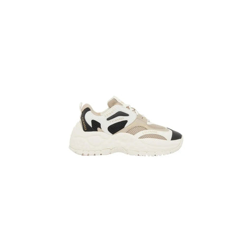 Armani Exchange Baskets beiges pour femme, à enfiler, avec empiècements en mesh épais blanc et noir et en daim, et semelle épaisse en caoutchouc.