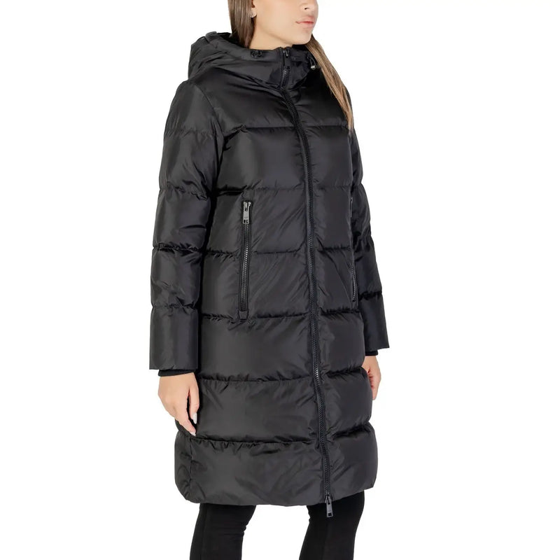Armani Exchange Doudoune noire à capuche pour femme, matelassée, en polyamide, idéale par temps froid.