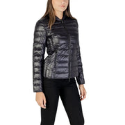 Armani Exchange Doudoune matelassée noire pour femme, en polyamide brillant déperlant, avec fermeture éclair sur le devant