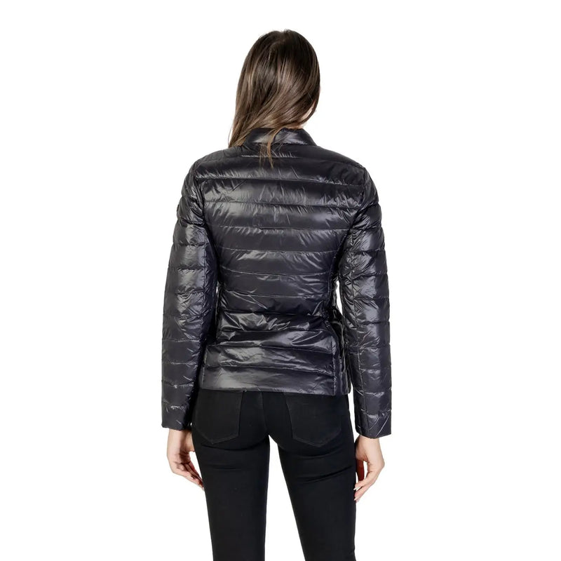 Armani Exchange Doudoune matelassée noire en polyamide pour femme, avec une finition brillante et des coutures structurées.