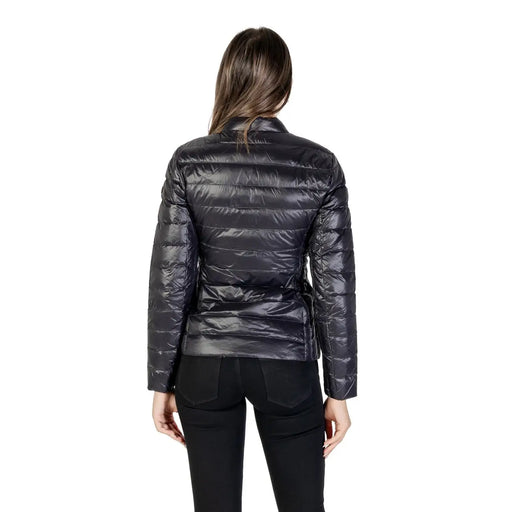 Armani Exchange Doudoune matelassée noire en polyamide pour femme, avec une finition brillante et des coutures structurées.