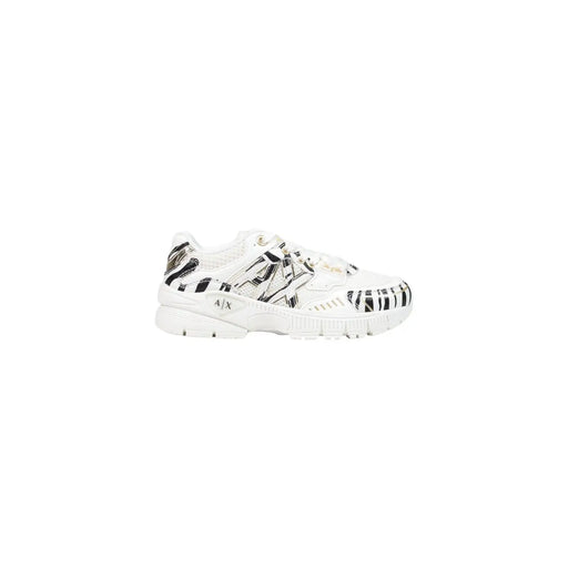 Armani exchange Baskets noires pour femmes, à enfiler, en polyester avec des motifs graphiques noirs audacieux sur la tige et la semelle.