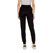 Armani Exchange Pantalon de jogging noir pour femme, avec taille élastique, ourlets côtelés et poches avant en dentelle.