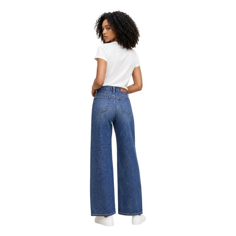 Armani Exchange Jean bleu en coton pour femme, coupe large, cinq poches et passant de ceinture en cuir marron