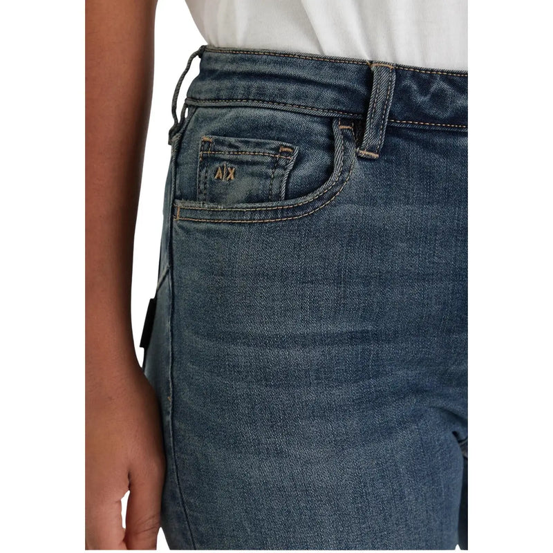 vue arrière de armani exchange Jean en denim stretch bleu foncé pour femme, à cinq poches et logo brodé