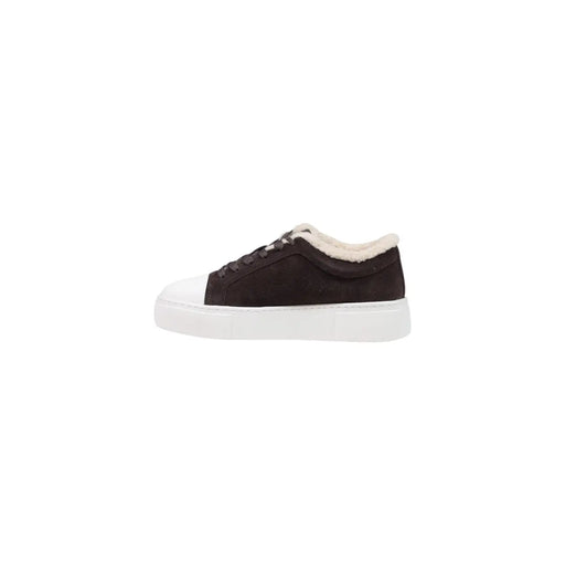 Armani Exchange Baskets basses en cuir marron pour femmestop daim marron foncé avec semelle blanche et doublure en peau lainée crème