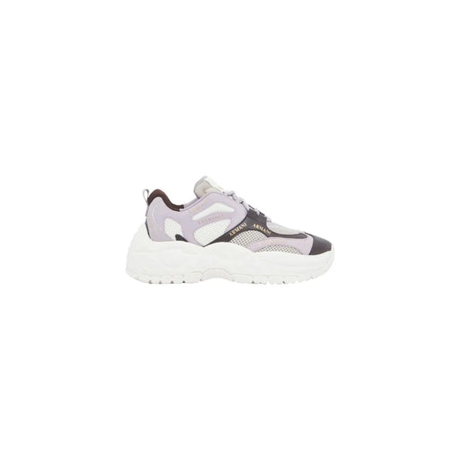 Armani Exchange Baskets slip-on pour femme, lilas, gris clair et noir, avec empiècements en mesh et semelle en polyuréthane blanc.