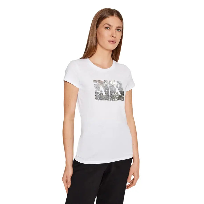 Armani Exchange femme coton blanc t-shirt avec un logo hache en sequins audacieux sur la poitrine