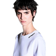 Armani Exchange Sweat-shirt blanc en coton pour femme avec logo noir en écriture cursive sur l'épaule et col rond.
