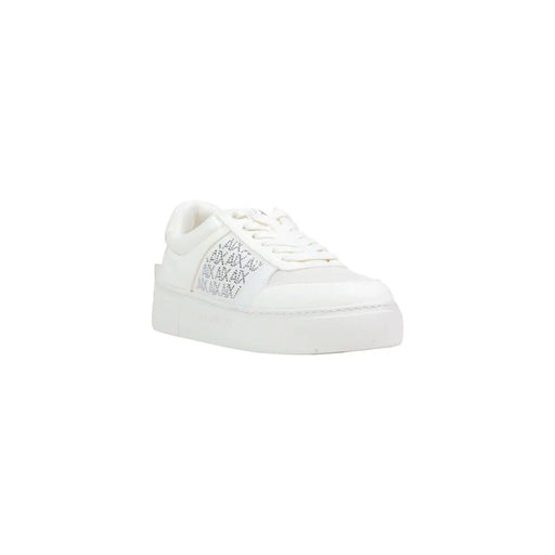 Armani Exchange Baskets blanches à plateforme pour femmes, finition textile brillante et logo argenté sur le côté
