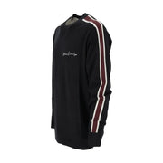 Armani Exchange Pull en laine pour homme noir à rayures blanches et bordeaux sur les manches et logo sur la poitrine, vue de face