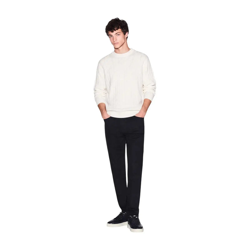 Armani Exchange Pull en laine crème pour homme, col rond et manches longues, porté par un mannequin