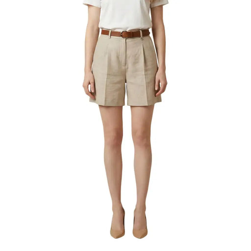 Short plissé beige en polyester pour femme Artigli avec ceinture en cuir marron