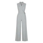 Combinaison pantalon Artigli pour femme, sans manches, à col en V, en fines rayures gris clair, avec col blazer ajusté et jambes larges.