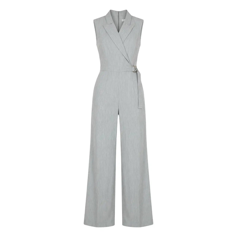 Combinaison pantalon Artigli pour femme, sans manches, à col en V, en fines rayures gris clair, avec col blazer ajusté et jambes larges.