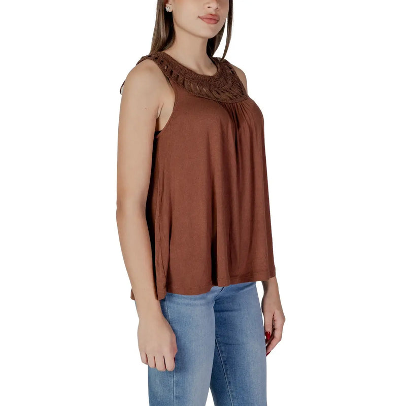 B.young débardeur sans manches pour femme top en viscose marron avec un col rond texturé façon crochet.