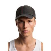 Casquette Barbour Haydon Tartan pour homme, gris foncé avec un discret motif à carreaux rouges et noirs, vue de face