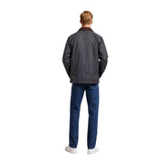 Veste Barbour pour homme en coton marron patchwork ciré gris foncé avec col bordeaux contrastant