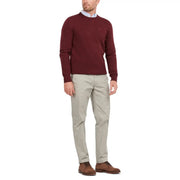 Pull Barbour Tisbury en laine bordeaux pour homme, avec logo brodé discret sur la poitrine (vue de face).
