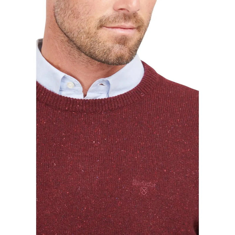 Pull Barbour Tisbury en laine bordeaux pour homme, orné d'un discret motif moucheté et d'un logo brodé (vue de face).