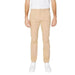 Beige chino pants with white shirt and sneakers - Tommy Hilfiger Jeans Men Trousers
