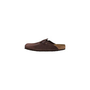 Sandales Boston Birkenstock pour homme en cuir marron avec semelle intérieure en liège et semelle extérieure en caoutchouc noir, vues de l'arrière
