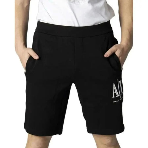 Noir Armani Exchange (AX) Short avec poches latérales et ceinture élastique