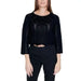 Vero Moda black cropped knit sweater with intricate pattern and three-quarter sleeves